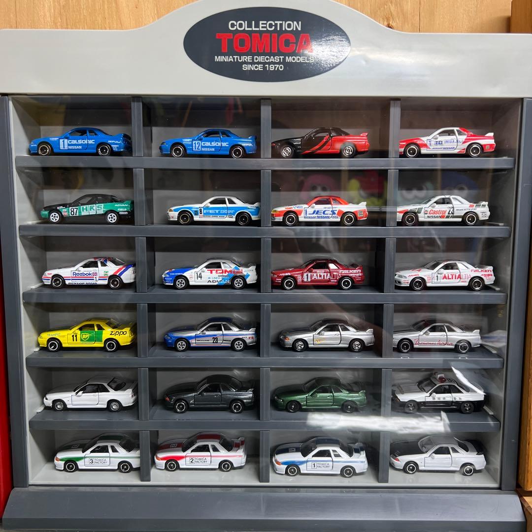 CUNE ミニカー24台　トミカミニカーケース無し