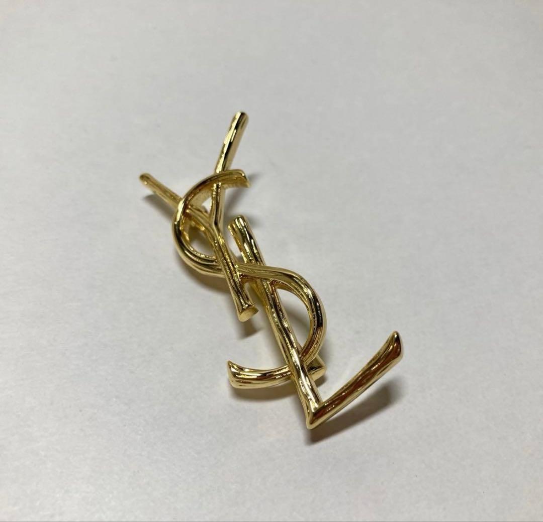 美品　サンローラン　SAINT LAURENT ブローチ　YSLロゴ