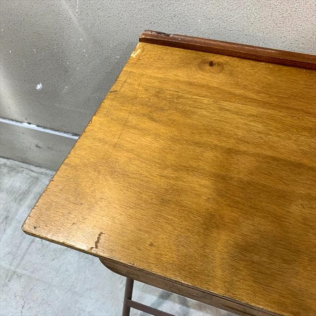 ヴィンテージのフォールディングデスク①