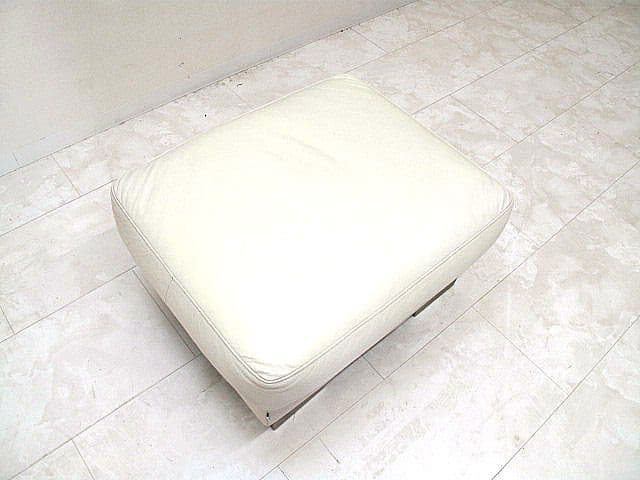 ボーコンセプト 「I.D.V 」 本革張りオットマン　本革スツール