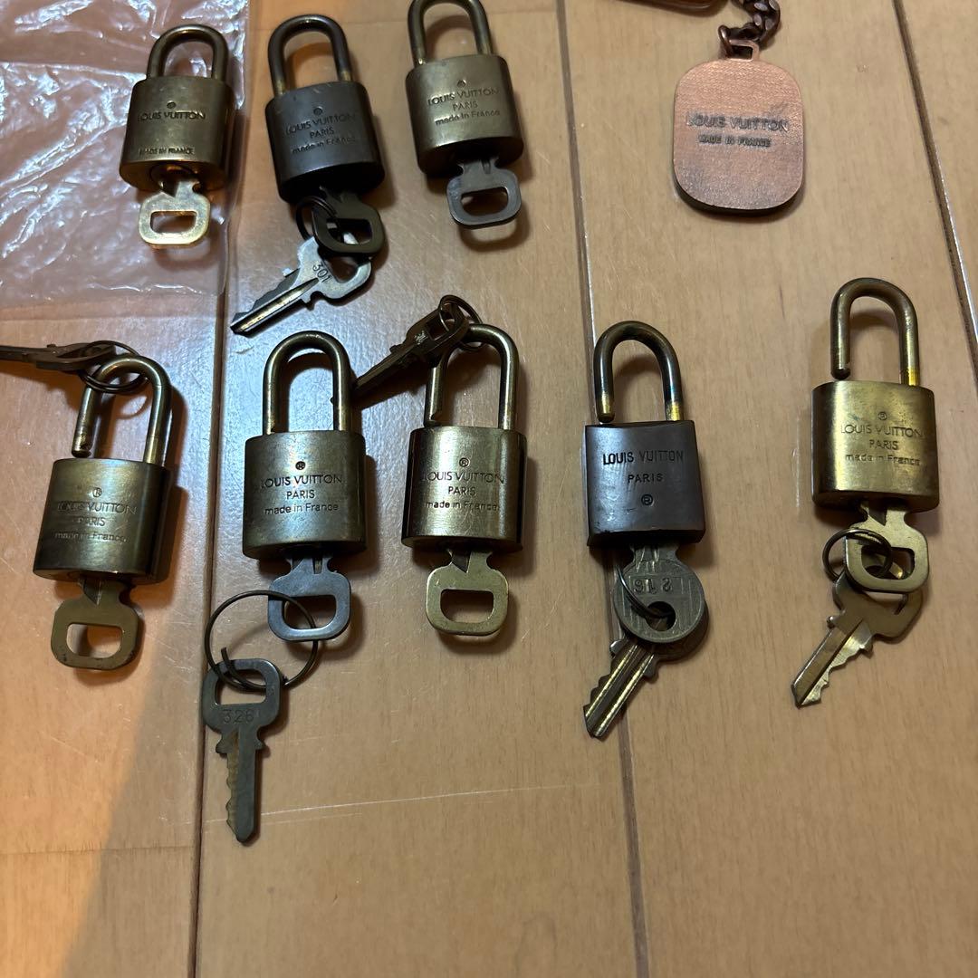 Louis Vuitton 南京錠 8個+キーホルダー1つセット