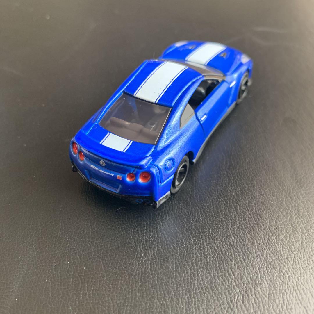【大幅値引きしました】トミカ　　GT-R 50周年記念　　ミニカー
