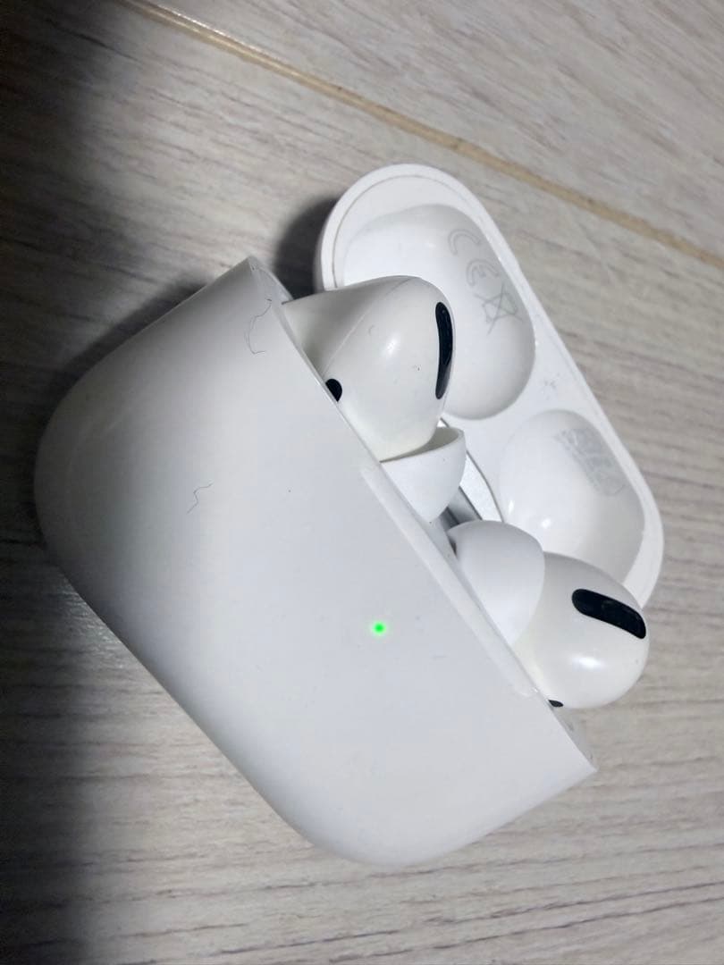 AirPods Pro 本体 充電ケース付き 付属品未使用