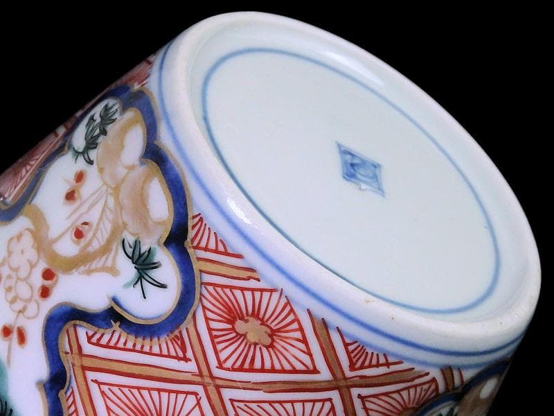 大聖寺伊万里　金襴手松竹梅に菊花四方襷紋の図　大振蕎麦猪口　E604AS-CUa