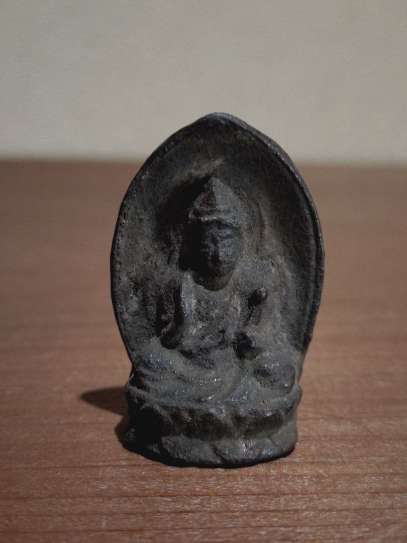 銅造 聖観音菩薩 坐像 懐中仏 兜仏 豆仏 旅仏