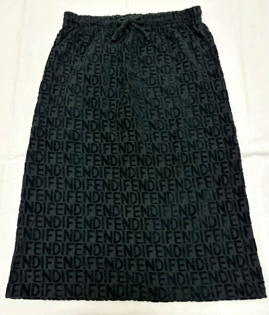 ⚫︎美品⚫︎FENDI フェンディ ロゴ柄　スカート ベロア ストレッチ