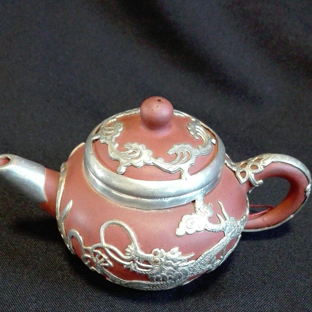 陶芸、急須。茶道。朱泥？。「聞萍」の銘。銀?か錫?の細工。装飾。龍、竜。その⑦