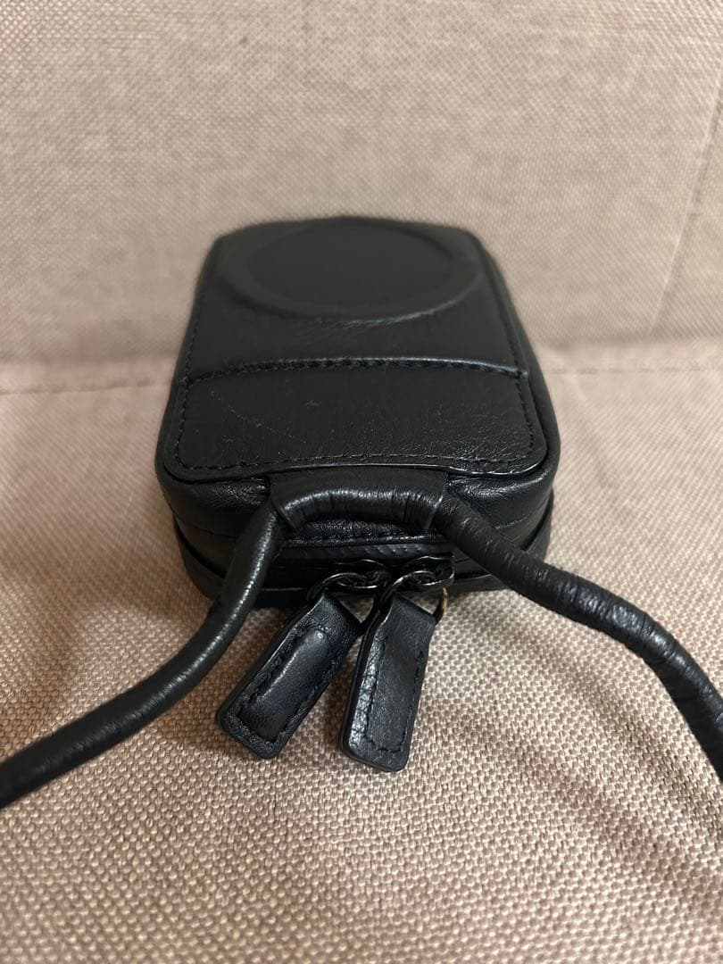 objcts.io ストラップ一体型マイクロバッグ ブラック