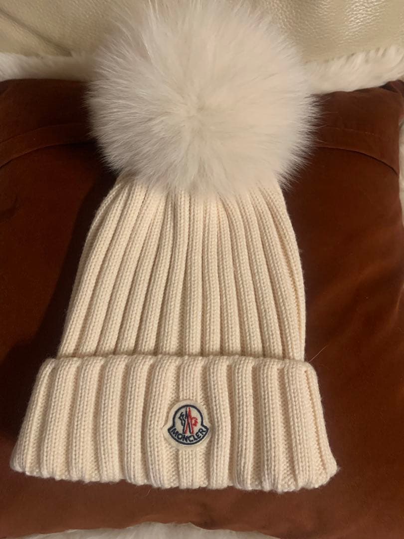 MONCLER アイボリーfoxファー付きニット帽