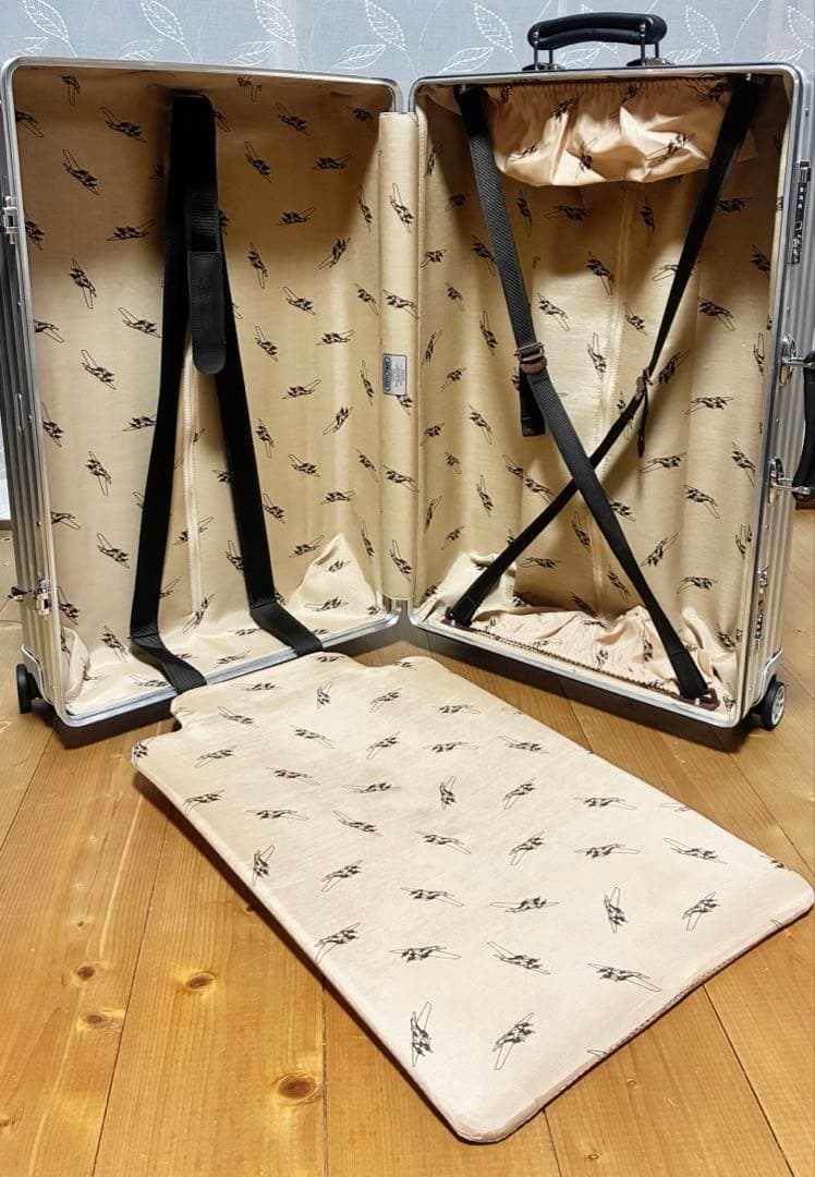 【美品】 リモワ クラシックフライト 4輪 マルチホイール 63L 廃盤モデル