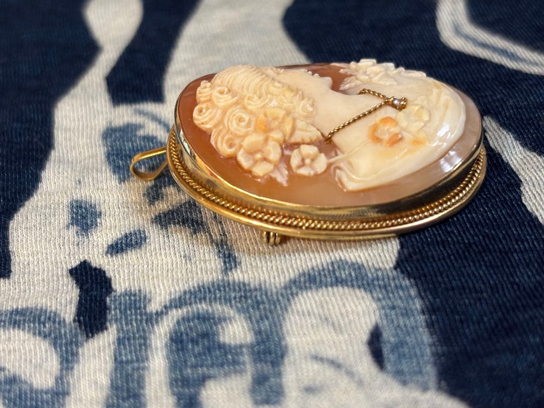 カメオ ビンテージブローチ