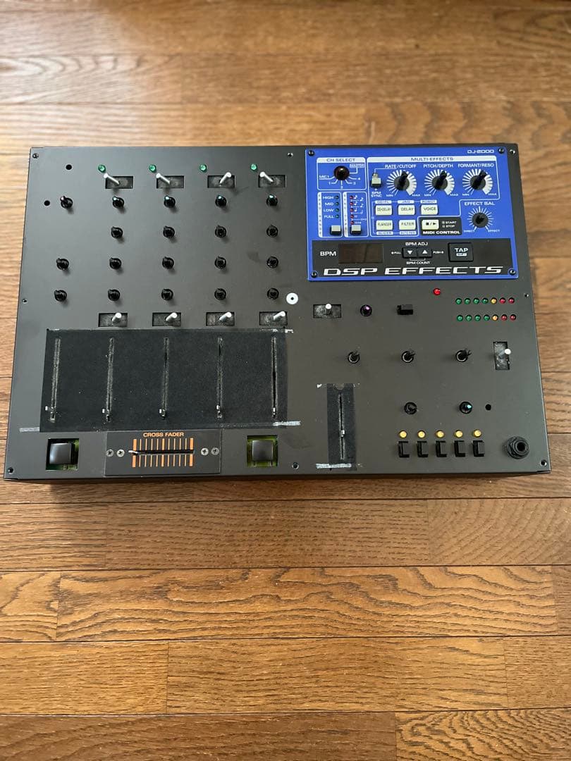 DJミキサー　ROLAND DJ-2000