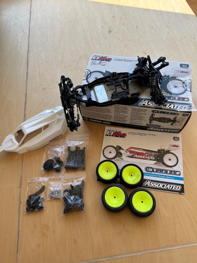 Associated RC10B6.4 アソシエイテッド　バギー