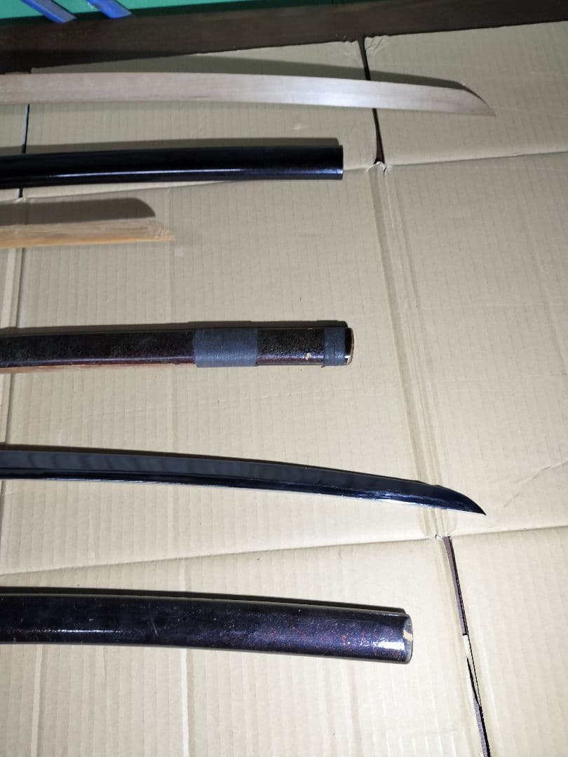 ◆まとめ出品！！◆模造刀3本　木製2本　まとめ売り！！