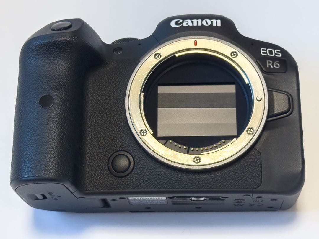 【中古美品】CANON EOS R6 ボディ・バッテリーグリップ・バッテリー２個