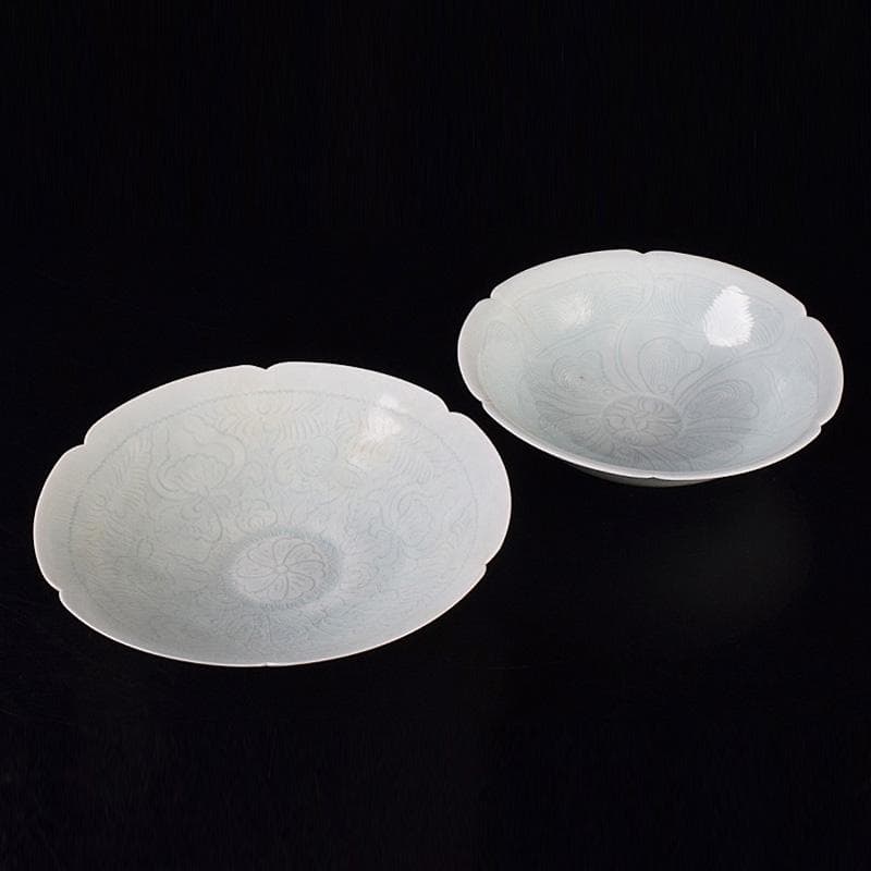 中国　影青　青白釉　陽刻　花文　輪花鉢　2点まとめて　M　R7770