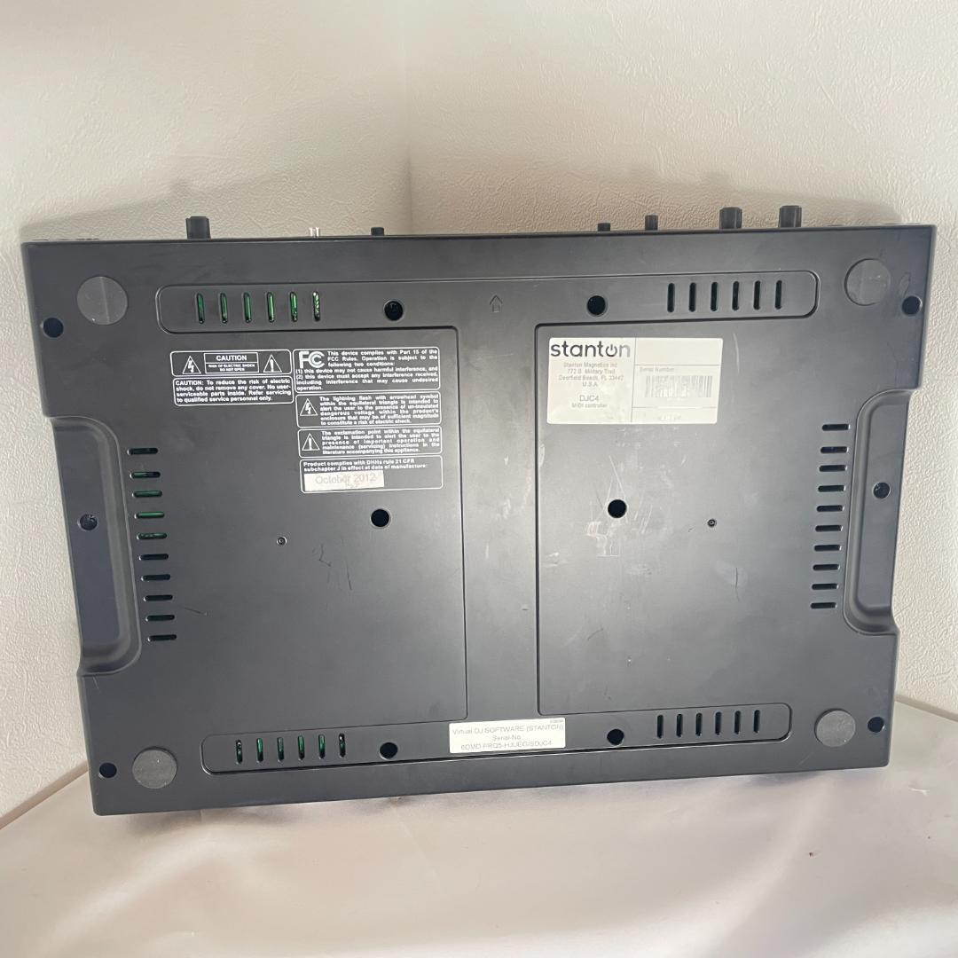 Stanton DJC.4 PCDJ コントローラー