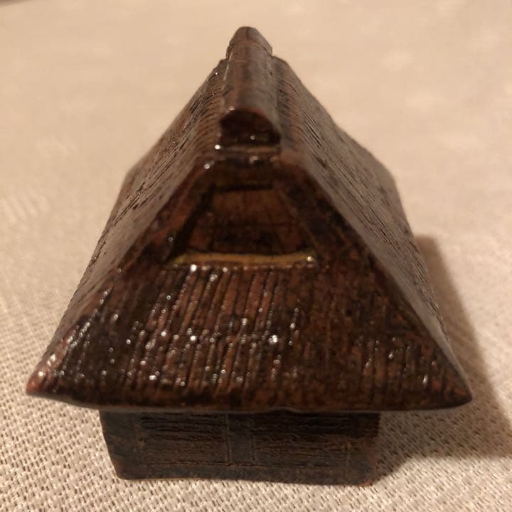 茶道具　香合　茅葺き屋根　田舎家　家型