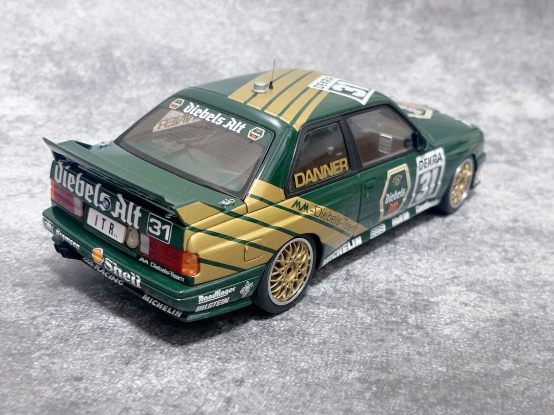 オートアート 1/18 BMW M3(E30)DTM 1991 #31
