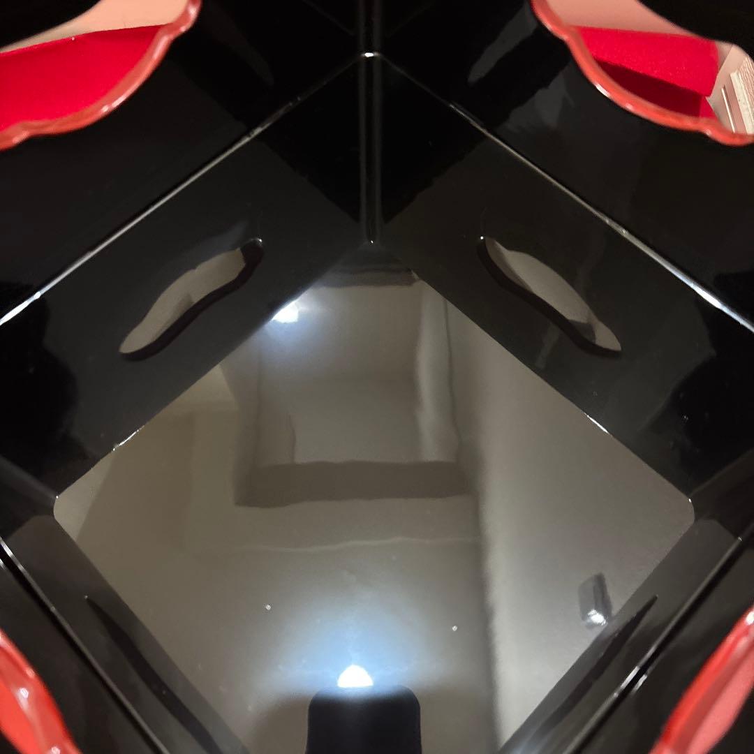 朱漆 時代 朱塗 漆器 赤い漆器の四角い膳 取っ手付き