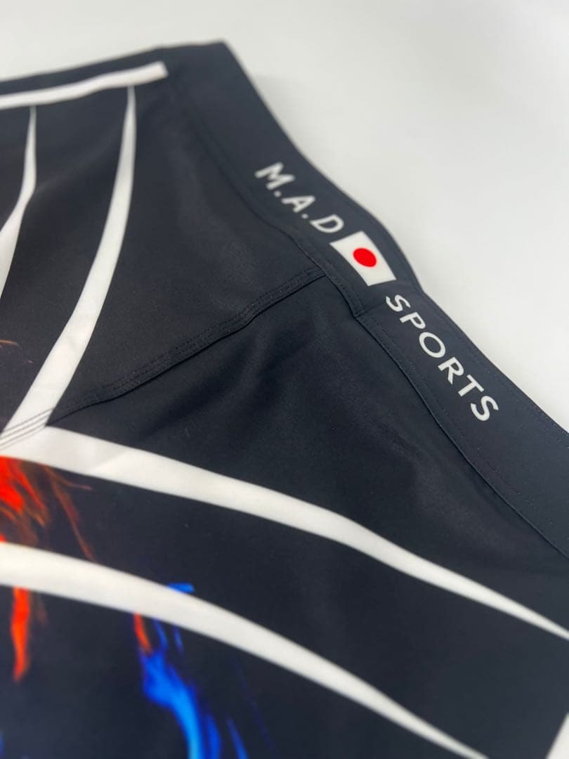 【新品未使用】 M.A.D SPORTSサーフパンツ　Sサイズ