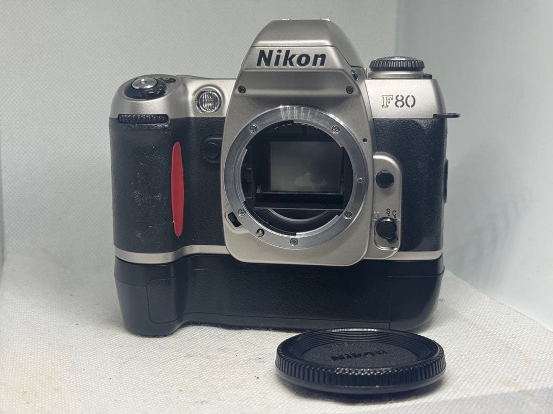希少！Nikon F80D シルバー 海外限定カラー MB-16付