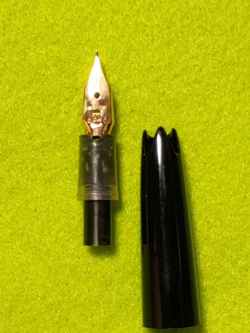 モンブラン万年筆　人気のNo22　　 ペン先　14K 585 ブラック＆ゴールド