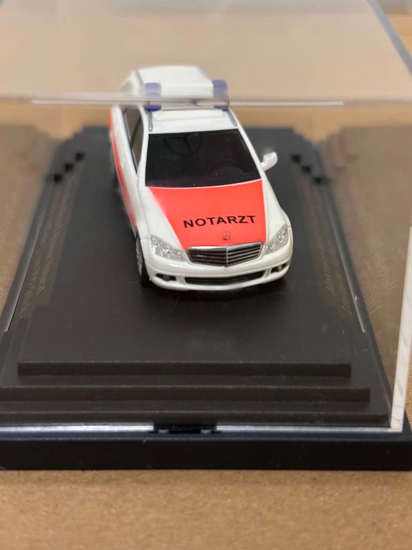 Mercedes-Benz C-Klasse Notarzt 限定999台
