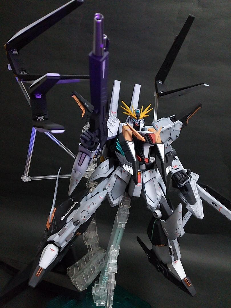 MG ニュークスィーガンダム  完成塗装品