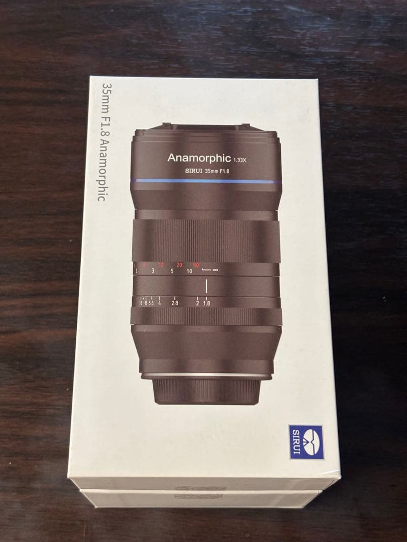 SIRUI 35mm F1.8 Anamorphic レンズ