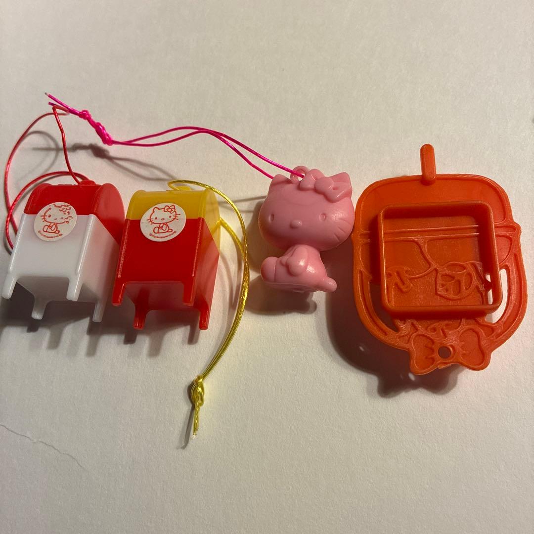 サンリオ　プレミアム　おまけ　キティ　缶付き