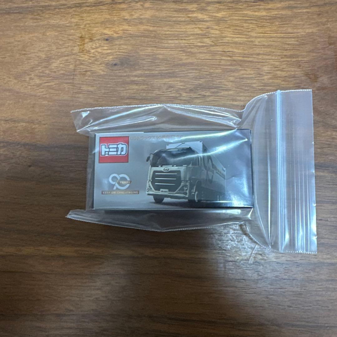 非売品 トミカ クオン Quon UD トラックス 90周年記念