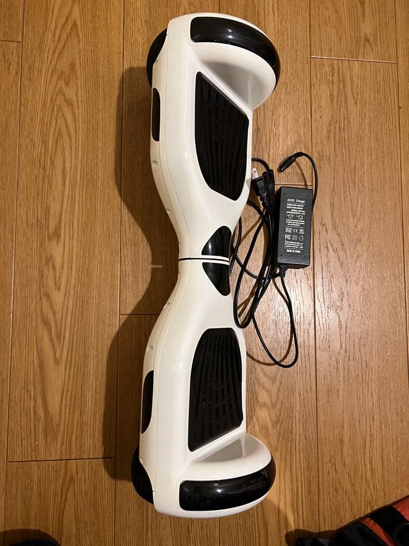 ホワイト 電動スケボー 充電器付き