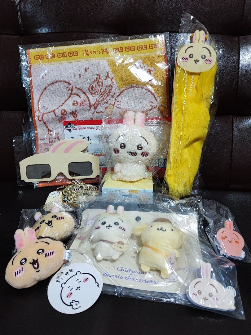 ちいかわ　うさぎ　セット売り　レア☆初期サンリオブローチ入り