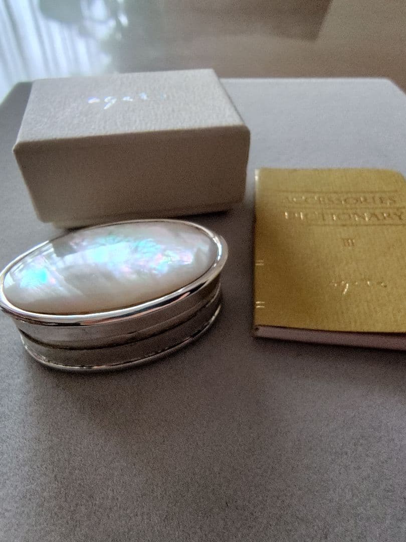 【100】agete シルバー ピルケース 非売品 ミニブック付