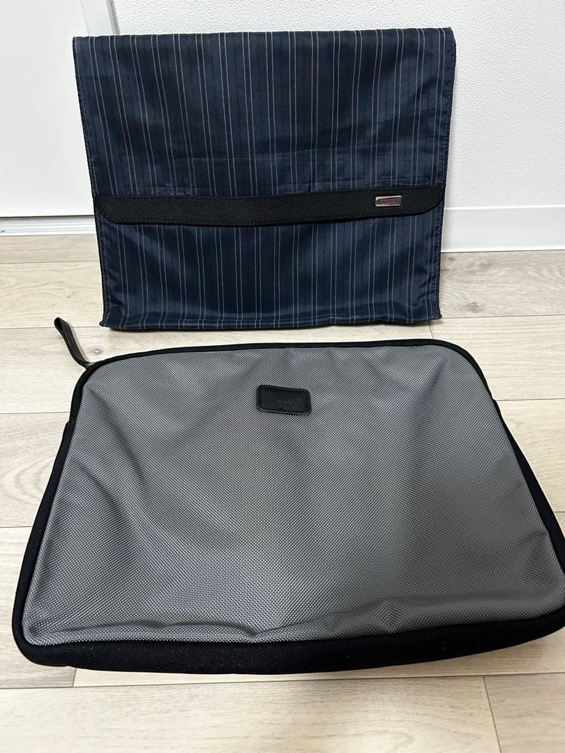 【セール❣️】トゥミ　TUMI　ビジネスバッグ　2way　限定色グレー 2層式