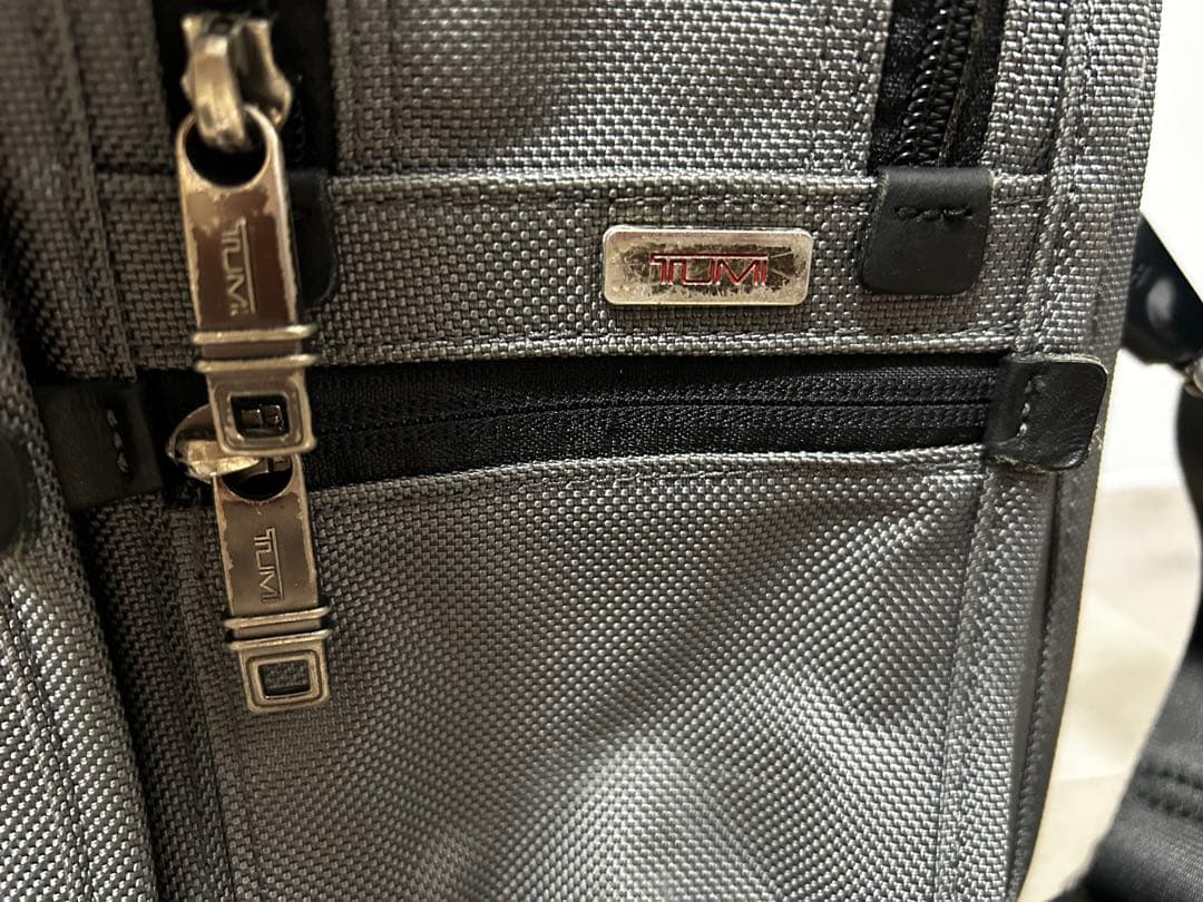 【セール❣️】トゥミ　TUMI　ビジネスバッグ　2way　限定色グレー 2層式