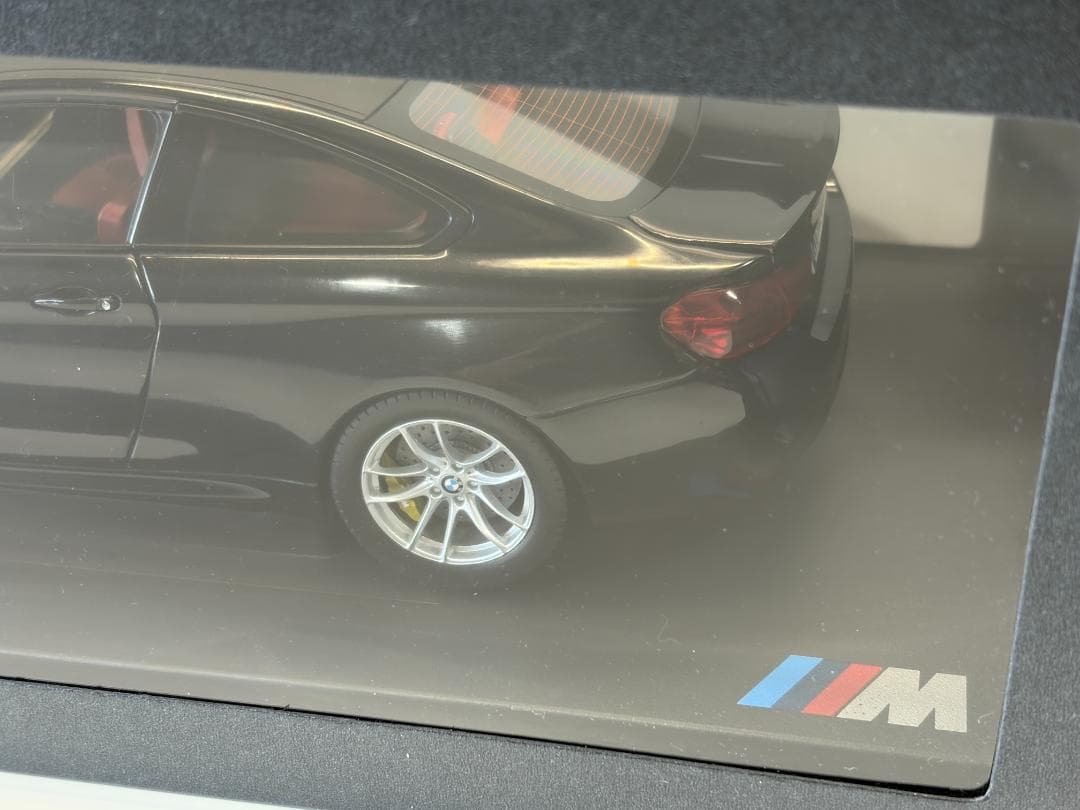 【希少美品】BMW M4 クーペ F82 1/18 特注モデル 黒 ブラック