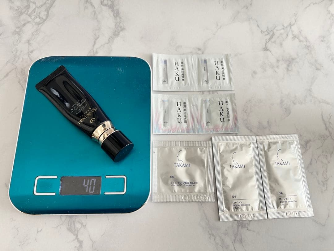 クレ・ド・ポー　ボーテ　タンクレームエクラn　オークル10