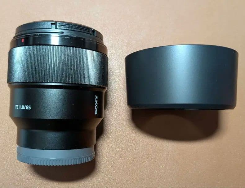 美品　SONY SEL85mmF1.8　単焦点