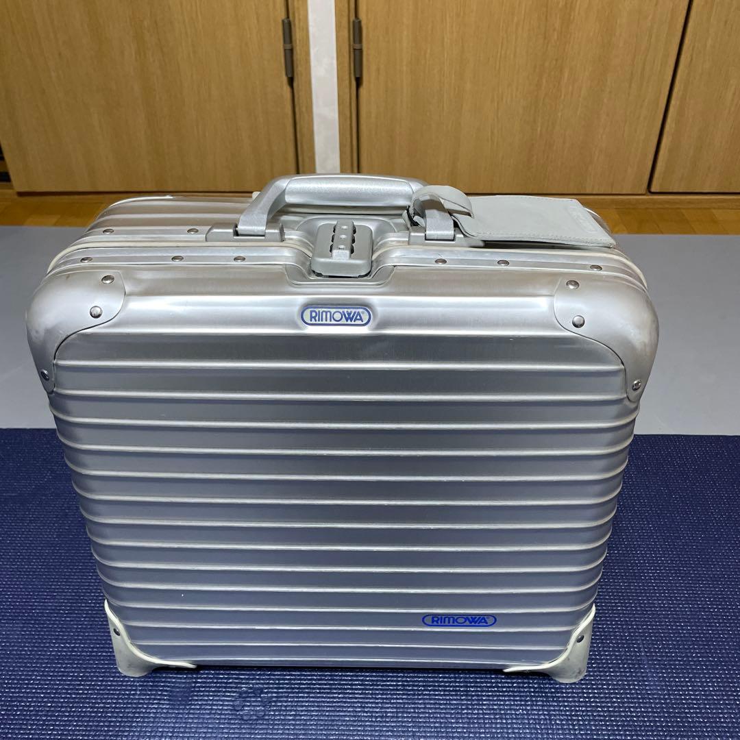 RIMOWA シルバー キャリーケース　2輪