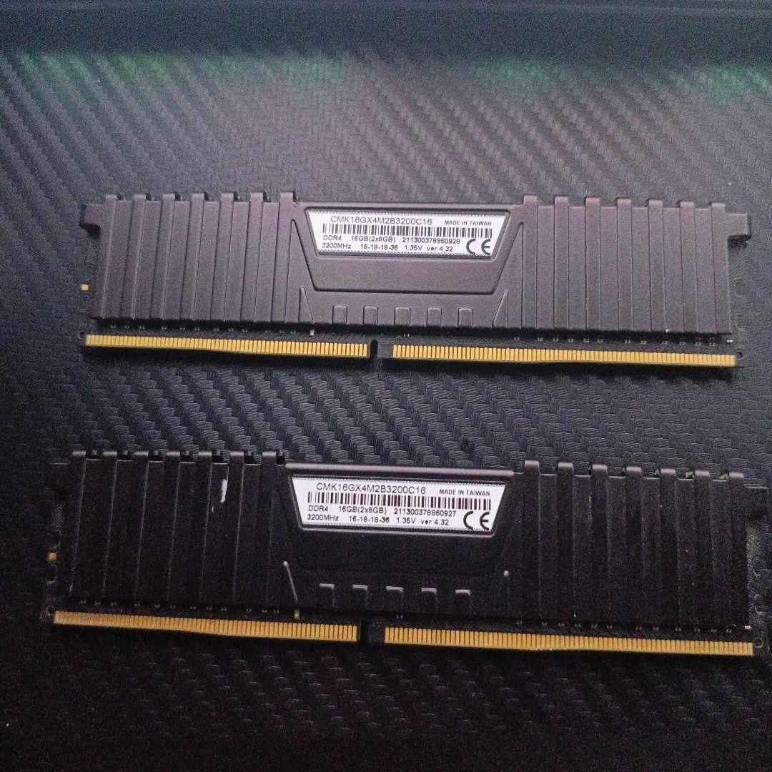 メモリー Corsair Vengeance LPX DDR4 16GB (2x8GB)
