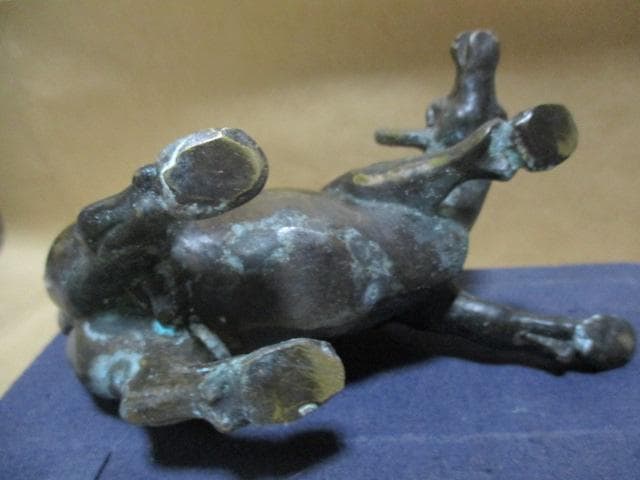 中国　北宋　青銅器　鍍金牛　古箱付き　Q95-2