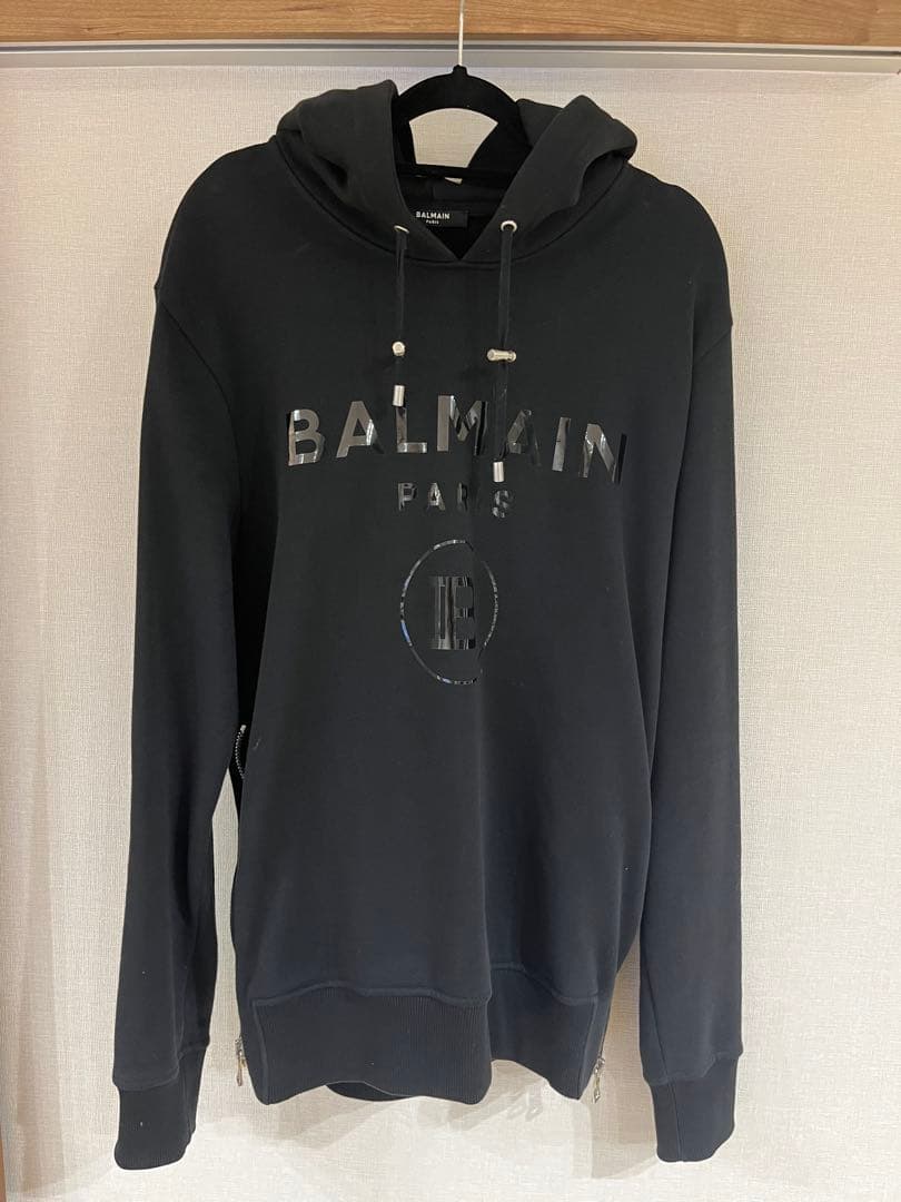 BALMAIN ブラック パーカー