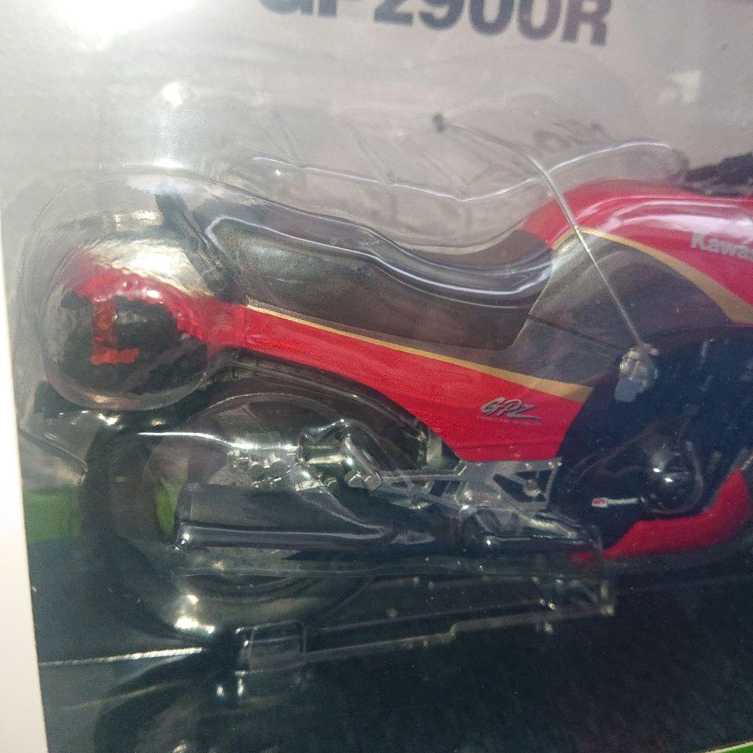 Kawasaki GPz900R 1/12スケールダイキャストバイク　赤/灰