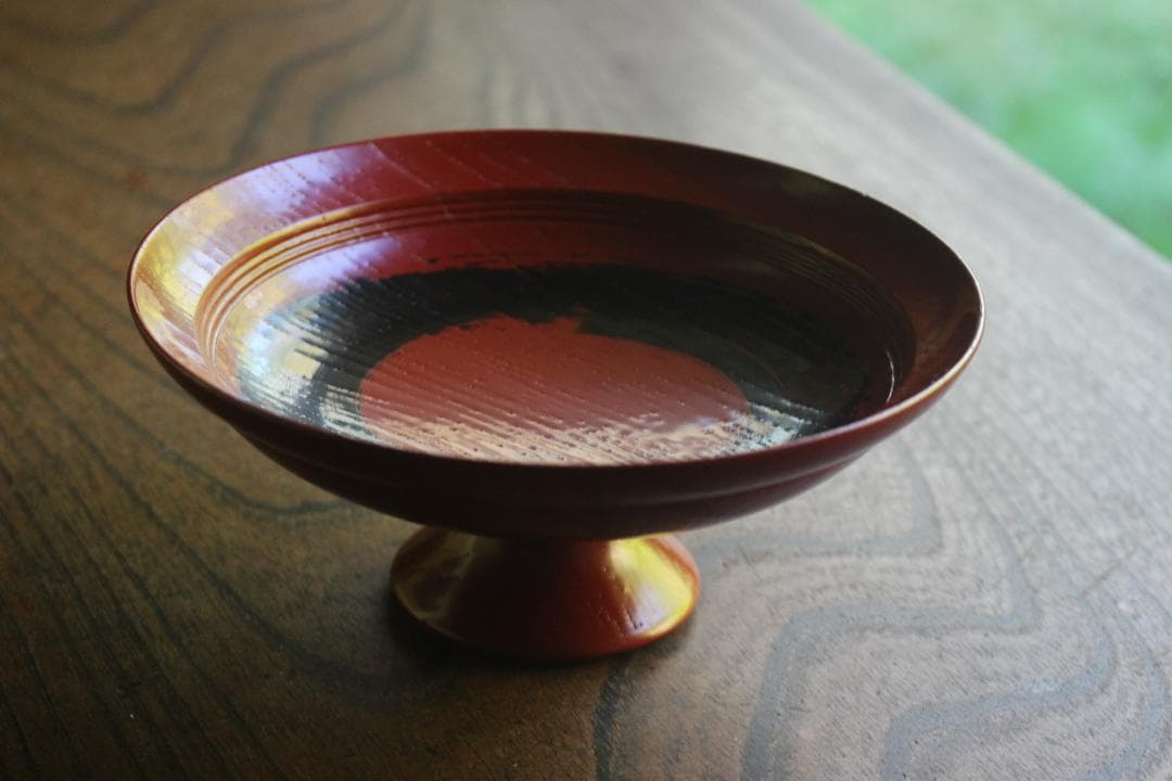 デッドストック！極上搔合朱漆に刷毛目黒漆円相文の美しい台付丸盆（検輪島塗菓子器