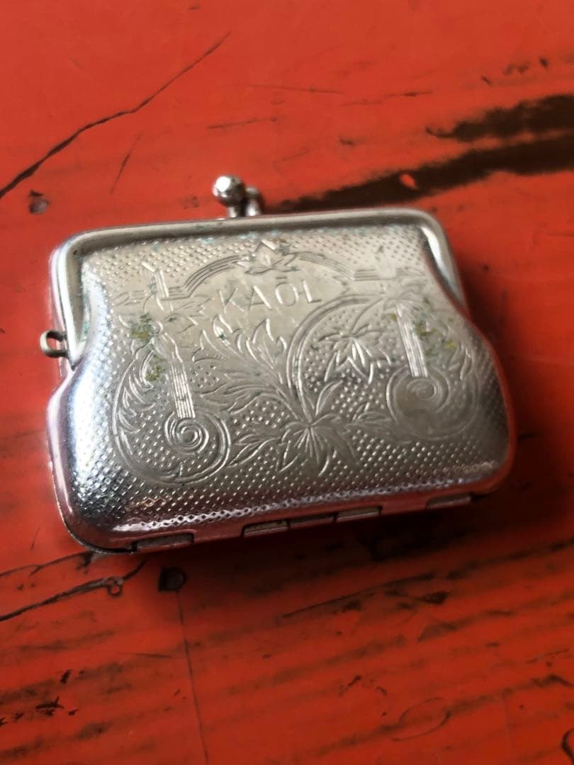 昭和レトロ　がま口形　仁丹ケース　カオール　金属製