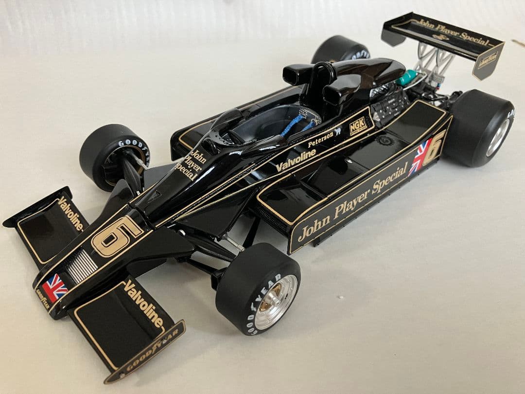 O⑧ ロータス78 ミニカー 1/18 ロニー・ピーターソン　JPS仕様