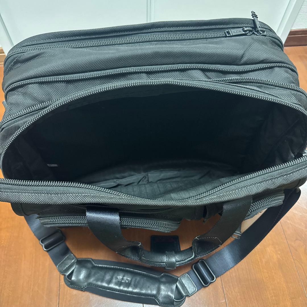 TUMI ビジネスバッグ　拡張式　ビジネスや出張に