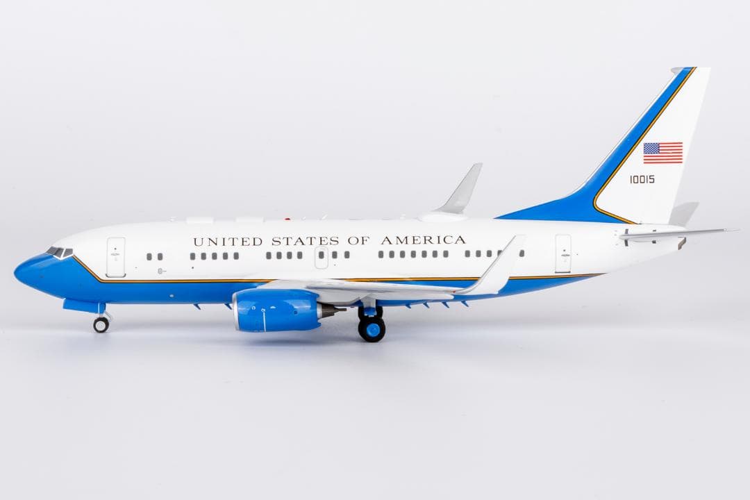 アメリカ空軍 C-40B 01-0015 1/200